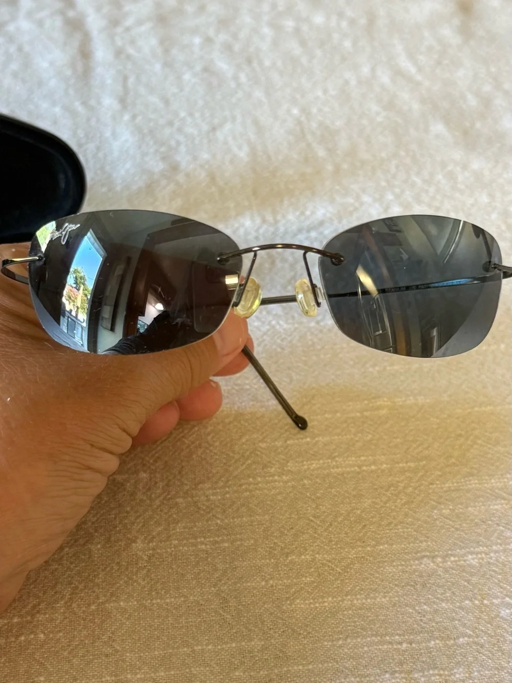 Maui Jim Gold Rimless Sunglasses with Dark Smoke Lenses - Picture 6 of 8